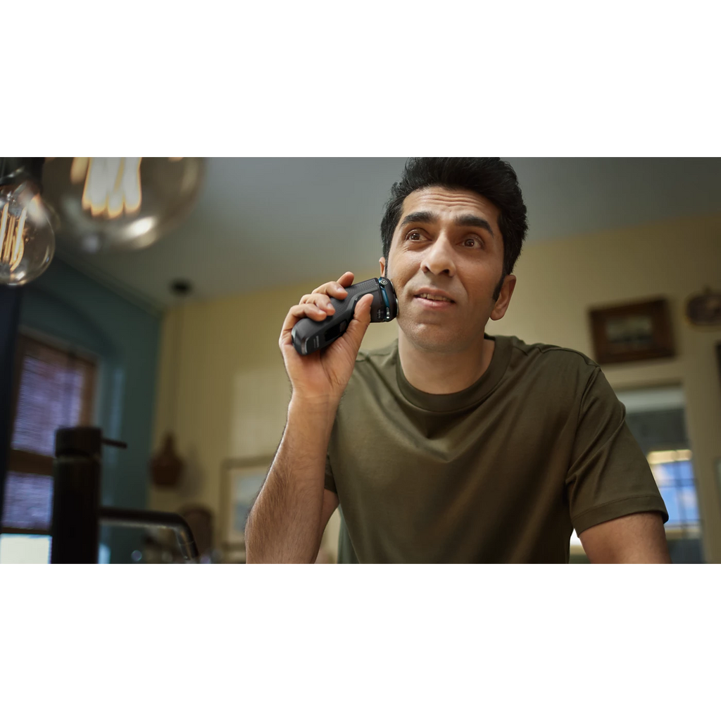 Phillips Series 3000 Wet & Dry Shaver Pivot Head & Pop up Trimmer - S3244/12